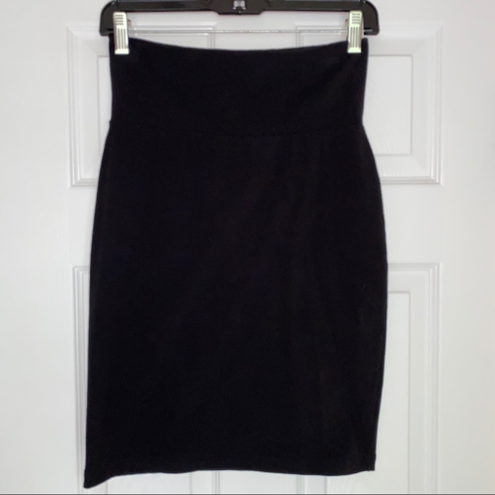 ‼️ 3/$20 Bundle option. Nordstrom BP black skirt